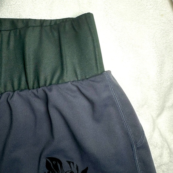 Fabletics Shorts, size M, running shorts with spandex undershorts - Picture 6 of 8